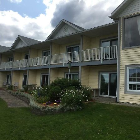 Hilton Beach Inn & Spa Thessalon Exterior foto